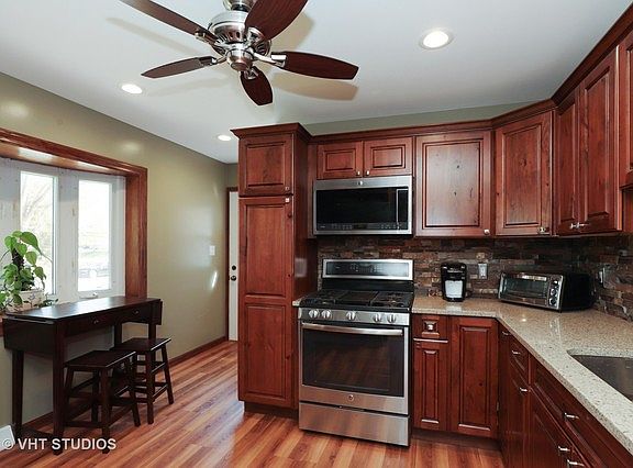 4th image of 606 Kenilworth St