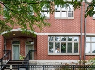 1812 S Calumet Ave, Chicago, IL 60616