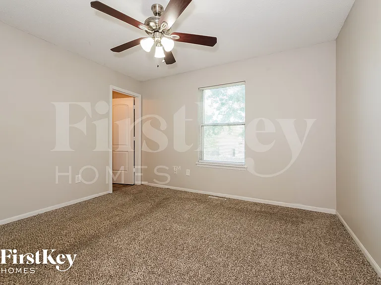 804 Covey Dr — Photo 8