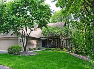 218 Wildwood Bay Dr, Saint Paul, MN 55115