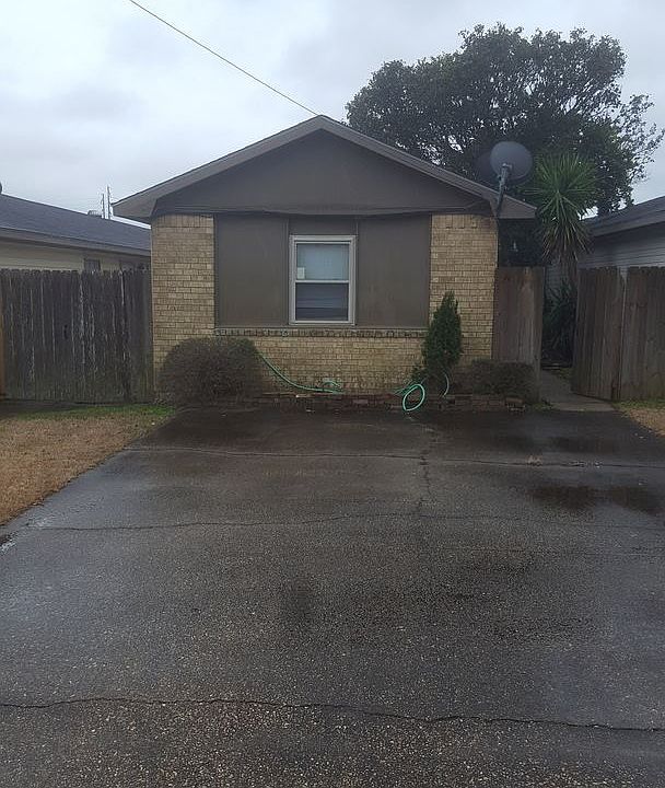 1st image of 228 Briarcliff Dr
