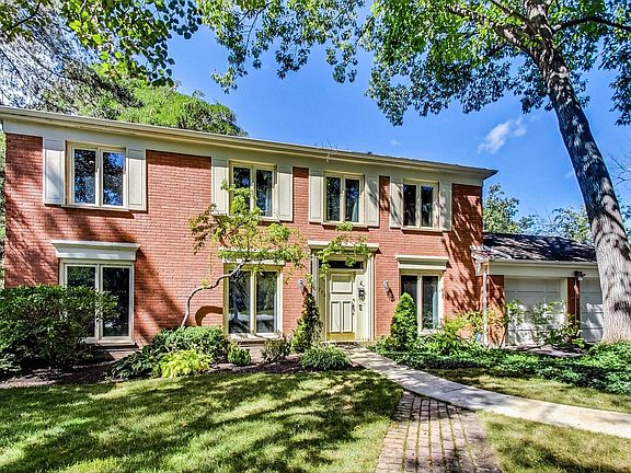 3rd image of 790 Tanglewood Ct