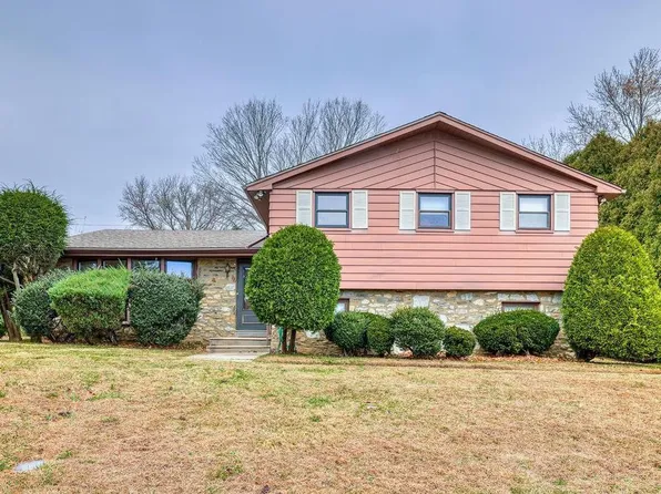 117 Alexis Ln, Philadelphia, PA 19115