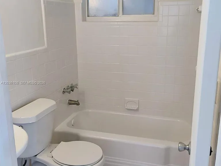 101 NW 29th Ave #1 — Photo 10