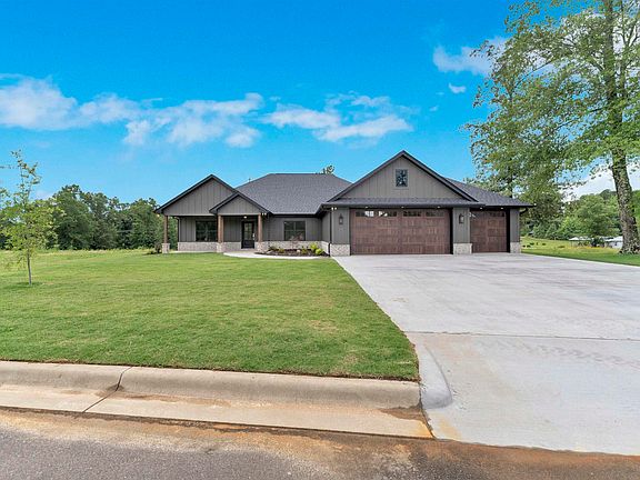 2nd image of 105 Laurie Dr