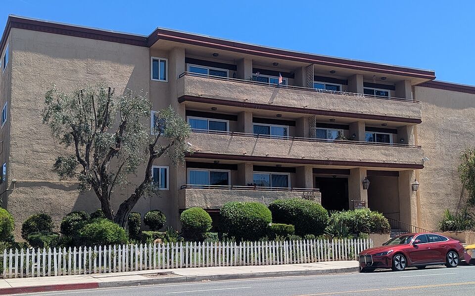 1st image of 5412 Lindley Ave Unit 218