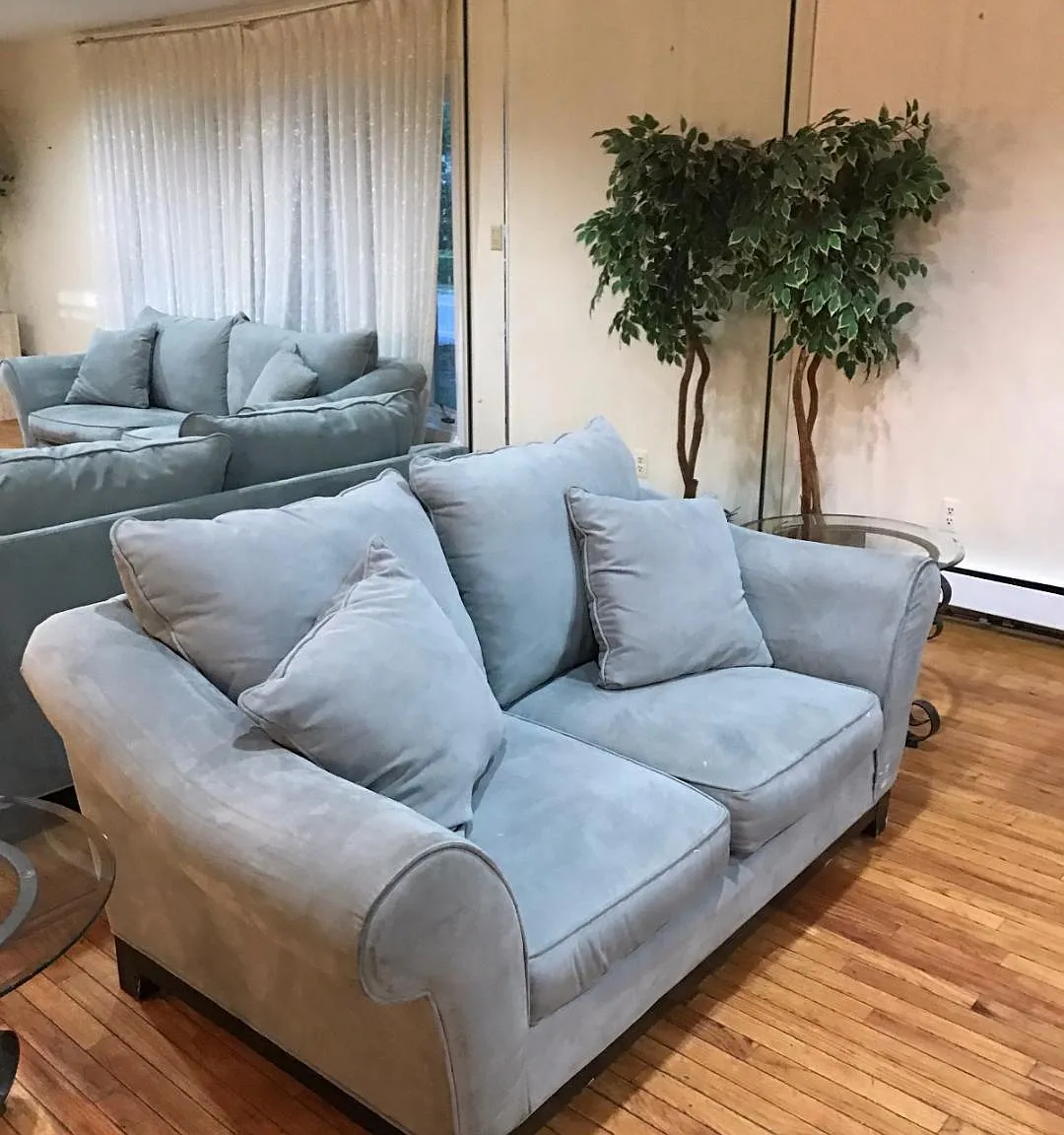 5 bed, 2338 sqft, $2,995 — Photo 2