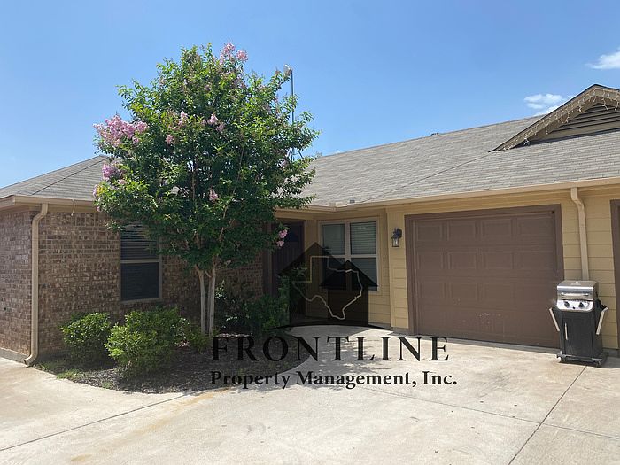 1st image of 208 Stewart Bend Ct #B