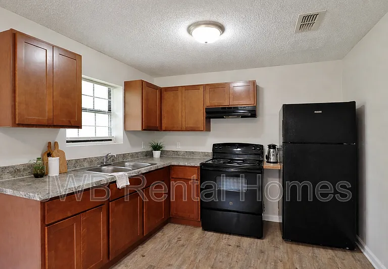 1567 Rutledge Ave — Photo 4