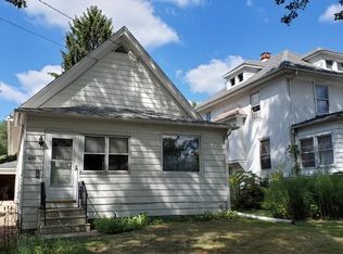 670 S Liberty St, Elgin, IL 60120