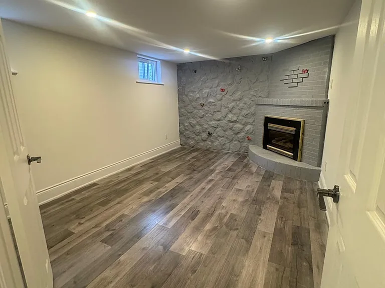 96 Bamford Cres #BASEMENT — Photo 5