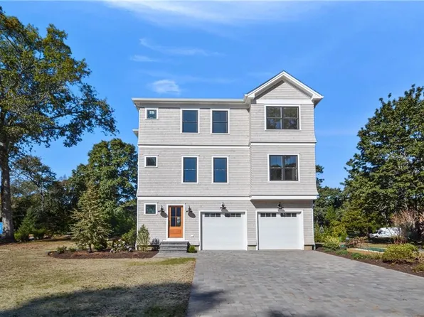 106 Winchester Dr, South Kingstown, RI 02879