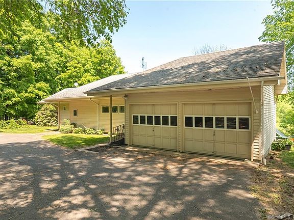 2nd image of 208 Duncaster Rd