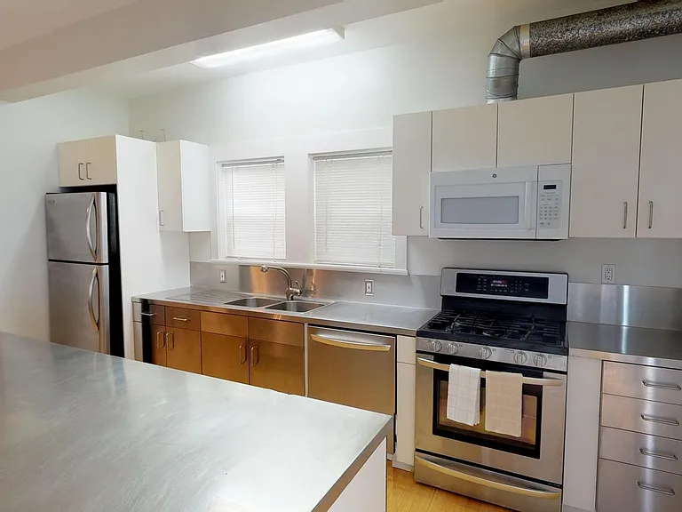3272 Hannah St — Photo 4