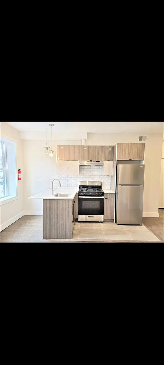Building Photo - 537 Hawthorne Ave #306A