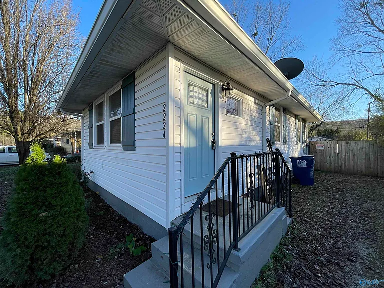 2224 Bide A Wee Dr NE — Photo 10