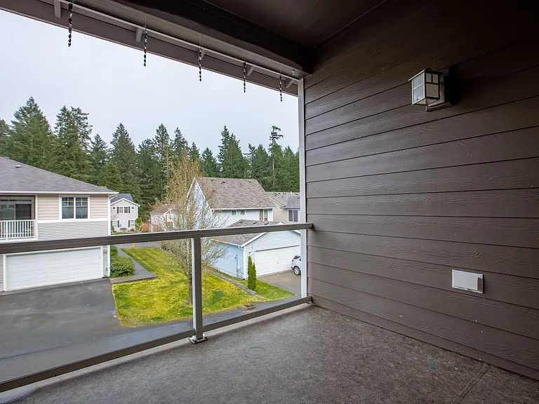 1643 Burnside Pl — Photo 17