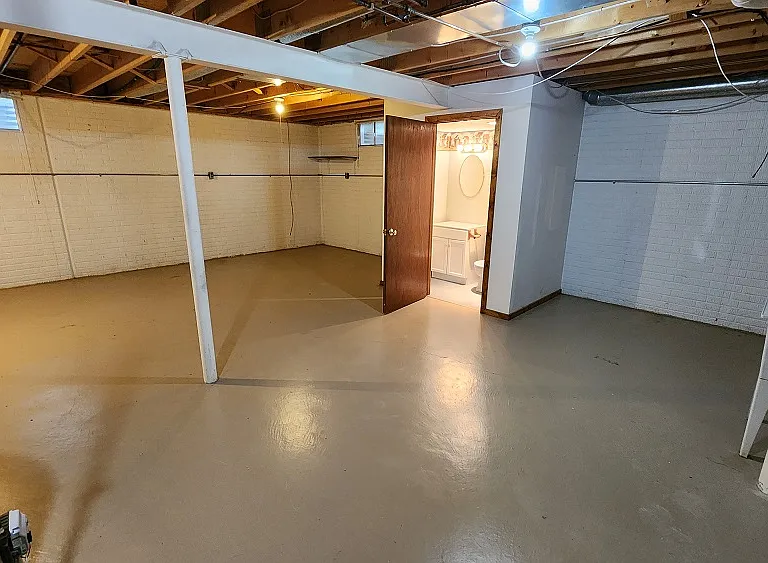 3 bedroom Ranch — Photo 21