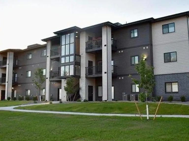 Zimmerman Luxury Apartments — Photo 47