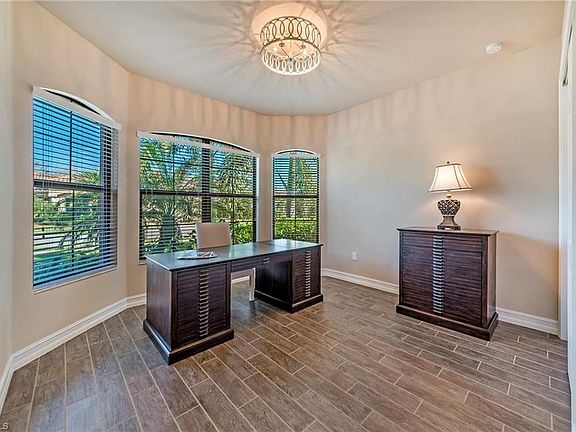 5th image of 9557 Siracusa Ct