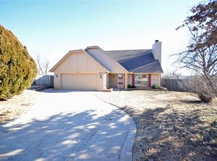 2444 Shady Tree Ln, Edmond, OK 73013