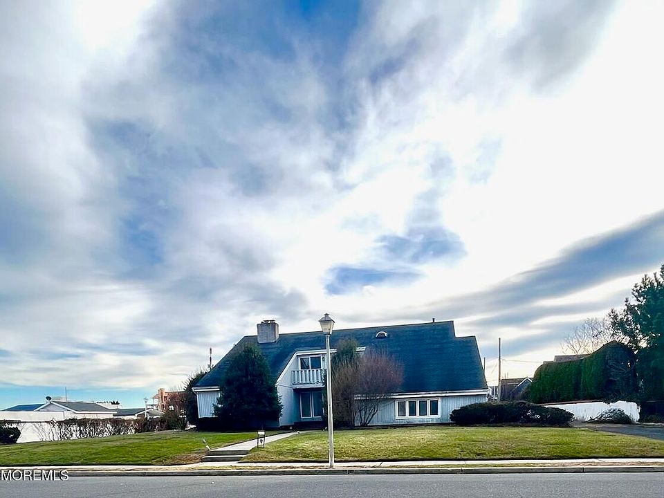 1st image of 16 Corlies Ave