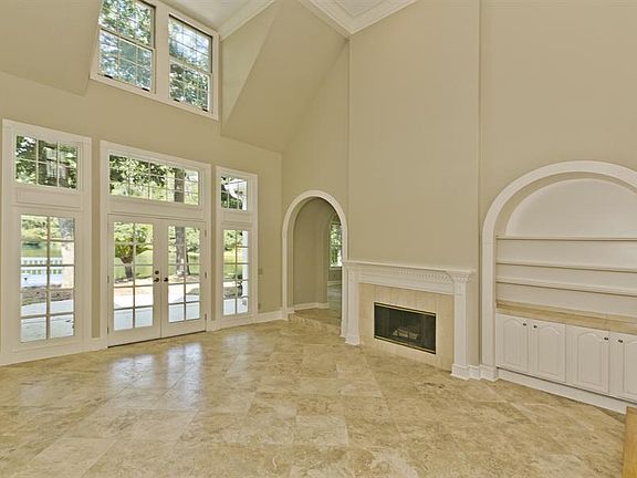 4th image of 105 Greencrest Dr