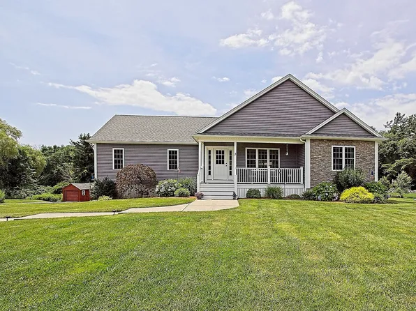 3 Blacksmith Dr, Acushnet, MA 02743