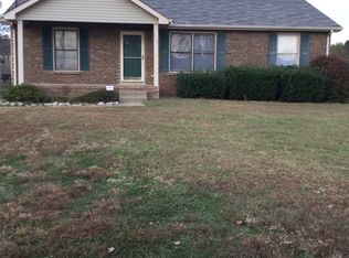 715 Carbondale Dr, Oak Grove, KY 42262