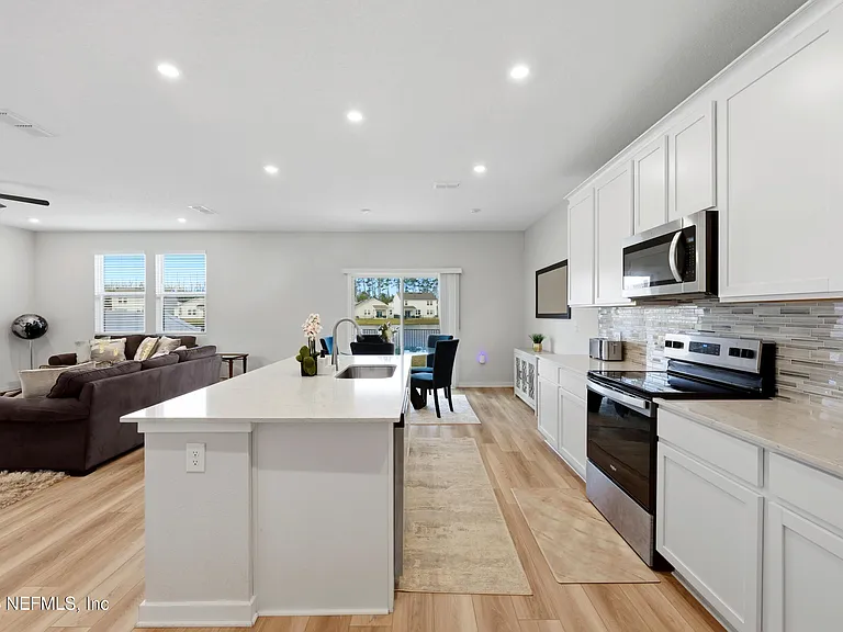 14742 Cashew Ave — Photo 16