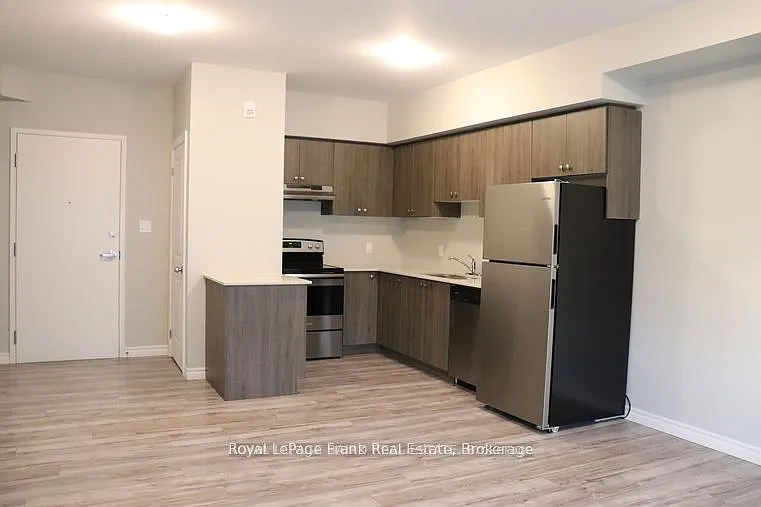 143 Bloor St W #403 — Photo 2