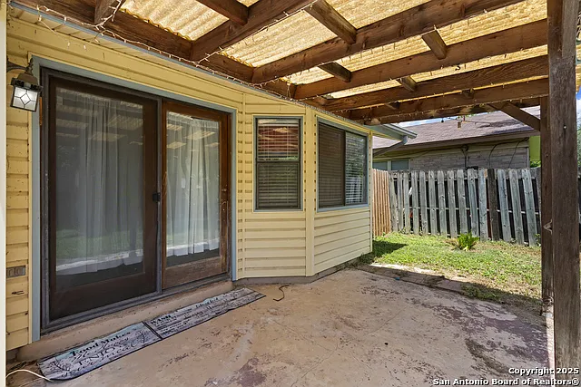 6726 Country Field Dr — Photo 22