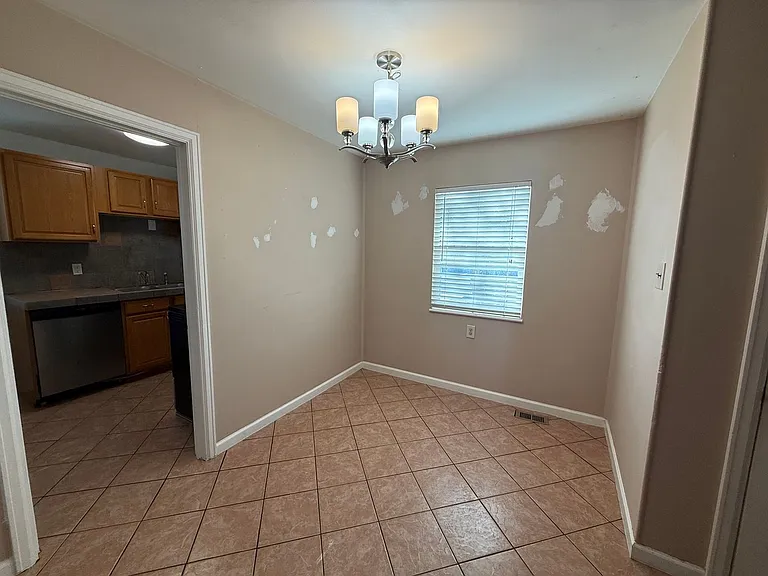 1349 Kenton St — Photo 7