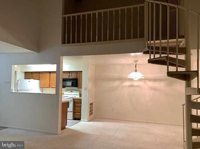 1st image of 13062 Shadyside Ln #96-6