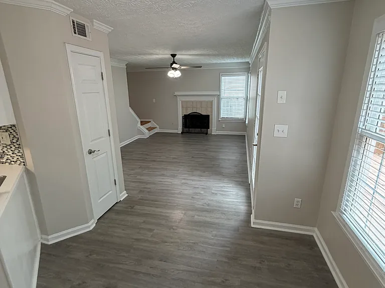 3929 Riverstone Dr — Photo 33