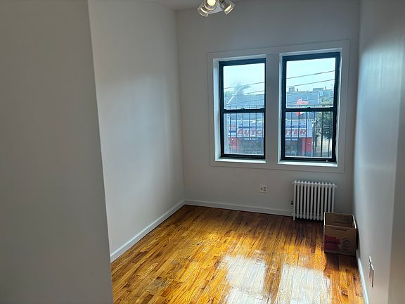 4th image of 250 Van Brunt St #3