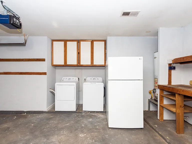 5704 Leggett Ln — Photo 27