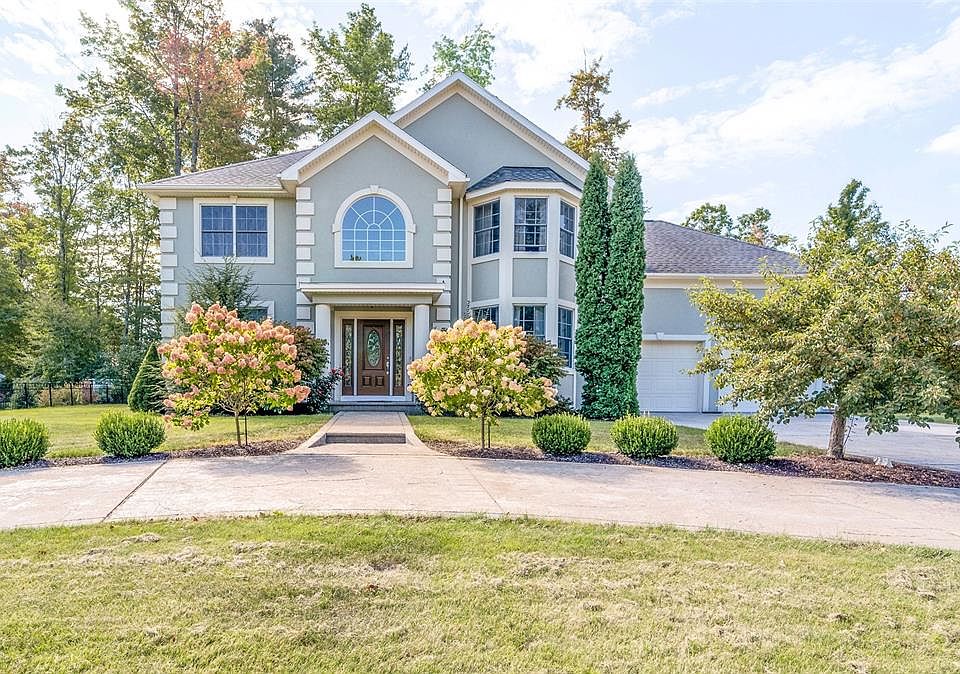 1st image of 31 Fernwood Ln