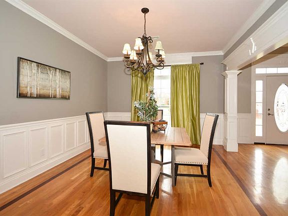 4th image of 909 Northbrook Ct