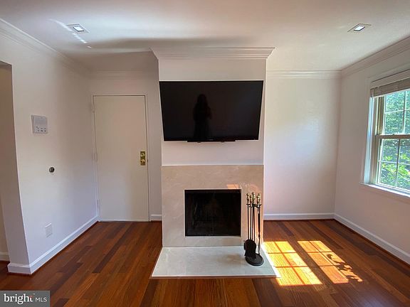 5th image of 527 Bashford Ln APT 3