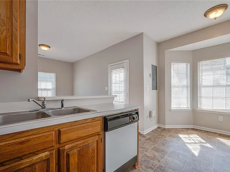 850 Worcester Way — Photo 10