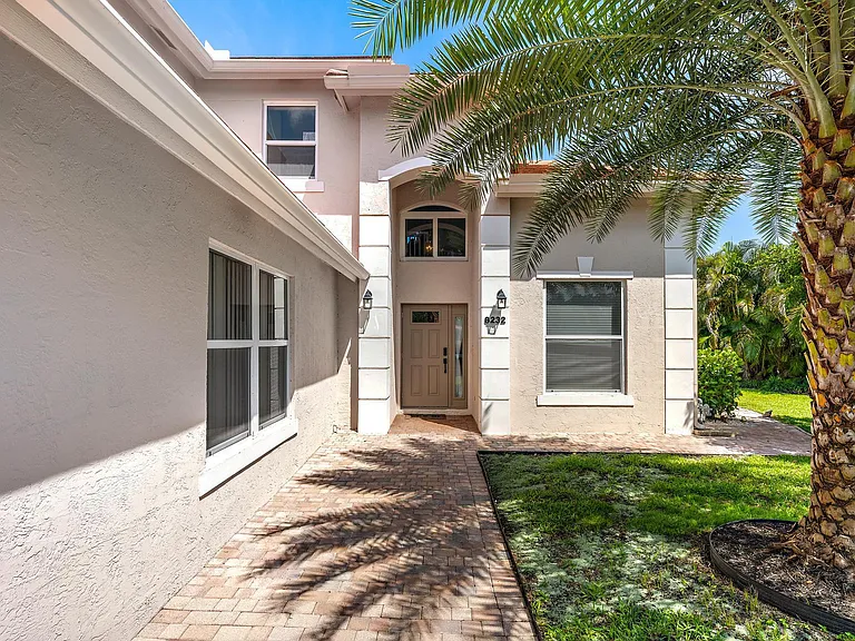 8232 Heritage Club Dr — Photo 27