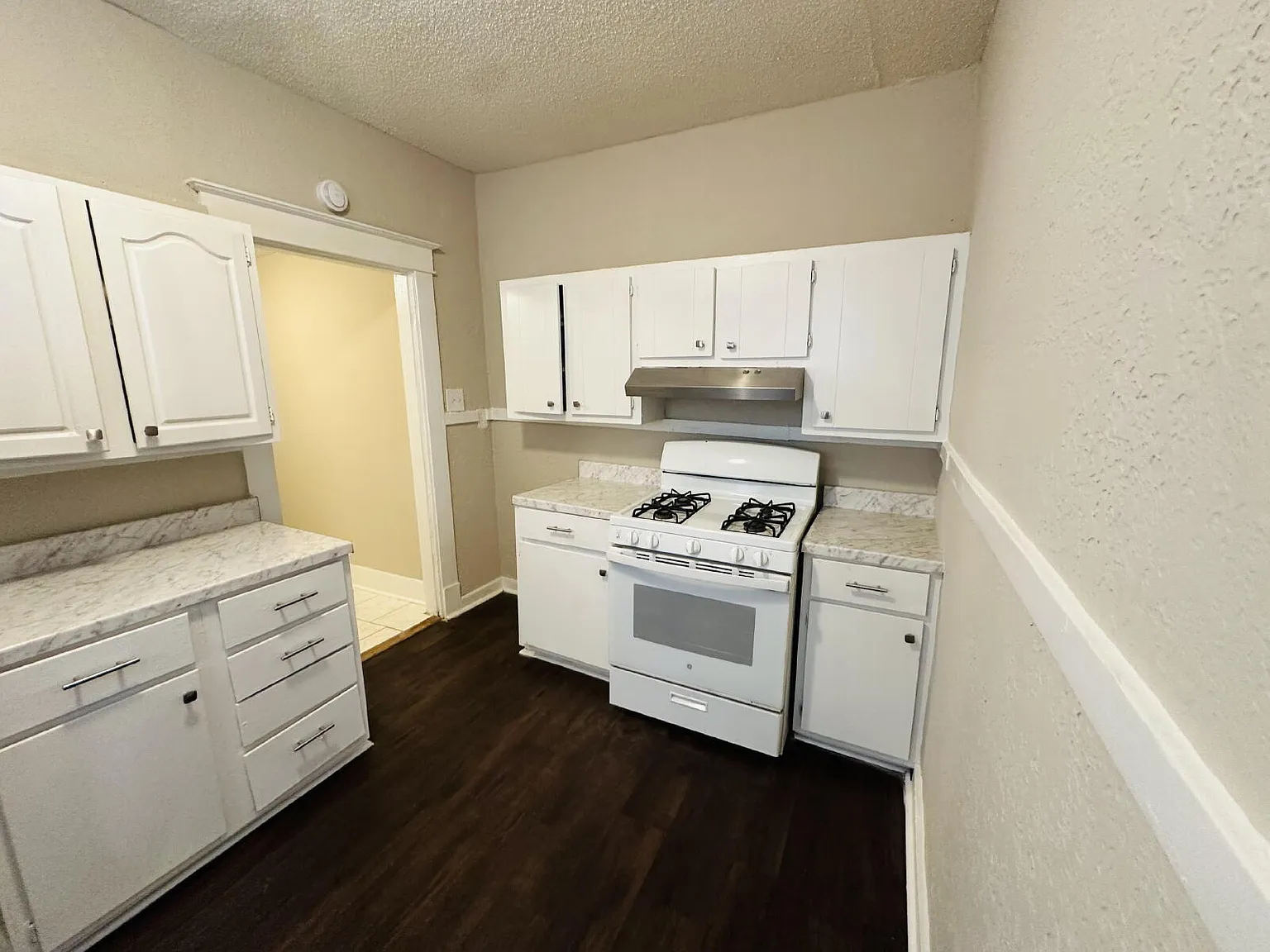 4 bed, 3.0 bath, 1171 sqft, $1,800 — Photo 4