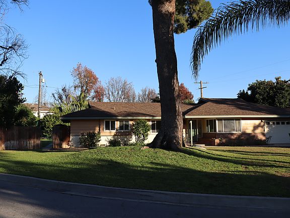 2nd image of 2520 Louise Ave