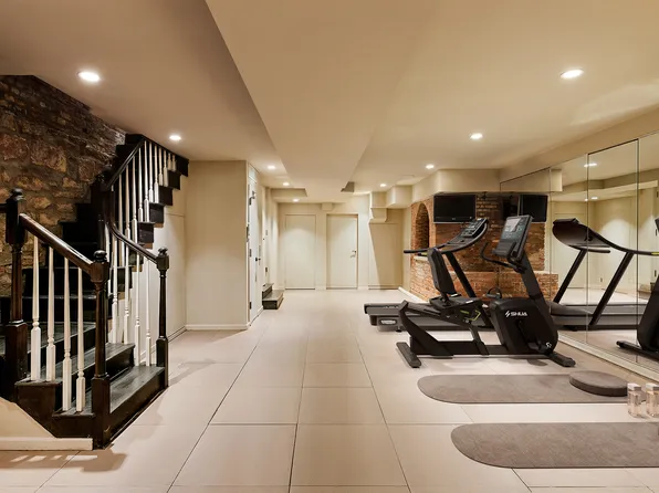 42 Barrow Street image 22 of 24