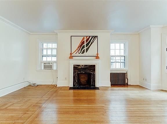 2nd image of 125 Kensington Ave #4