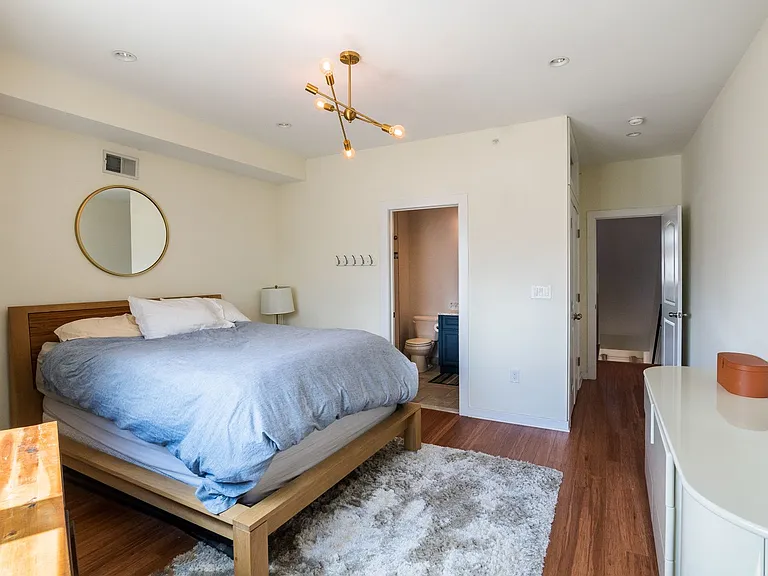 1834 Poplar St #2 — Photo 12