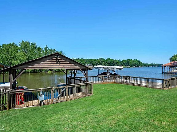 5th image of 2170 Emerald Dr