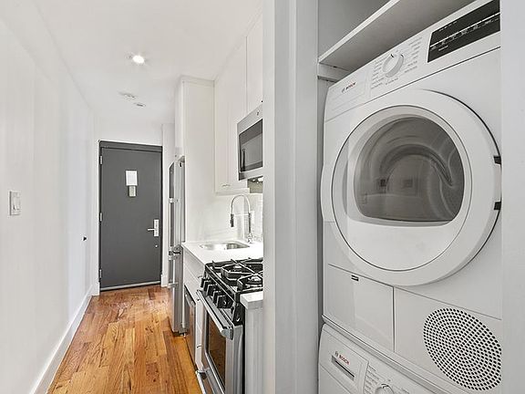 3rd image of 304 10th St #5