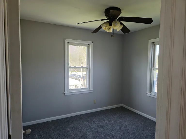 5730 Flint St — Photo 9